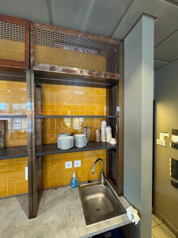 1199540-3 Sprithylla stomme i syrat/lackat stål och hylla