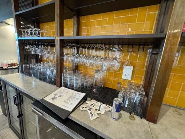 1199540-5 Sprithylla stomme i syrat/lackat stål och hylla