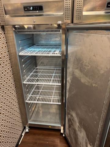 1199544-3 Refrigerator on wheels – TEFCOLD RK710-P