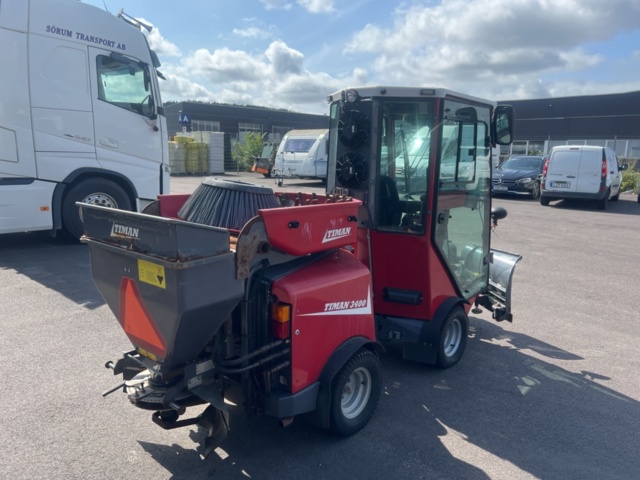 1351289-5 Redskapsbärare med hetvattentvätt och tillbehör - Timan 3400