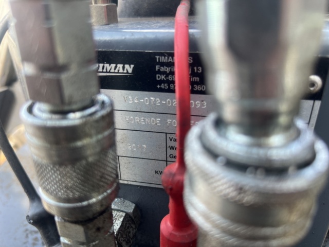 1351289-18 Redskapsbärare med hetvattentvätt och tillbehör - Timan 3400