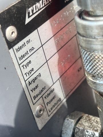 1351289-24 Redskapsbärare med hetvattentvätt och tillbehör - Timan 3400