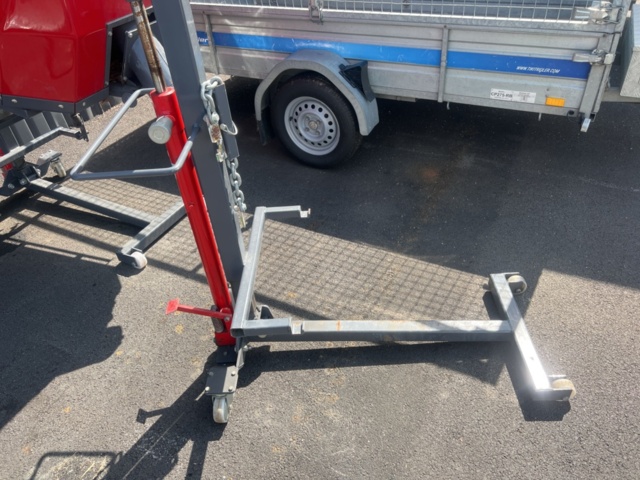 1351289-28 Redskapsbärare med hetvattentvätt och tillbehör - Timan 3400