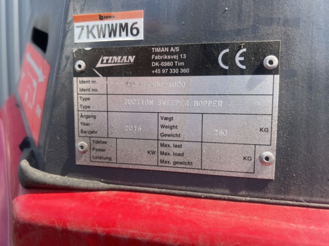 1351289-32 Redskapsbärare med hetvattentvätt och tillbehör - Timan 3400