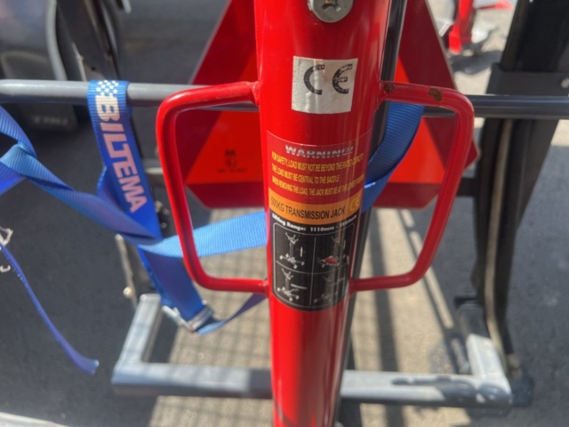 1351289-33 Redskapsbärare med hetvattentvätt och tillbehör - Timan 3400