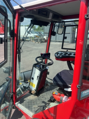 1351289-37 Redskapsbärare med hetvattentvätt och tillbehör - Timan 3400