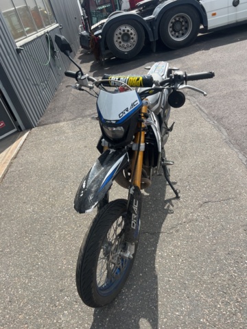 1351299-2 Moped Rieju MRT 50 SM 0.05 Manuell, 3hk -2017 (Reparationsobjekt)