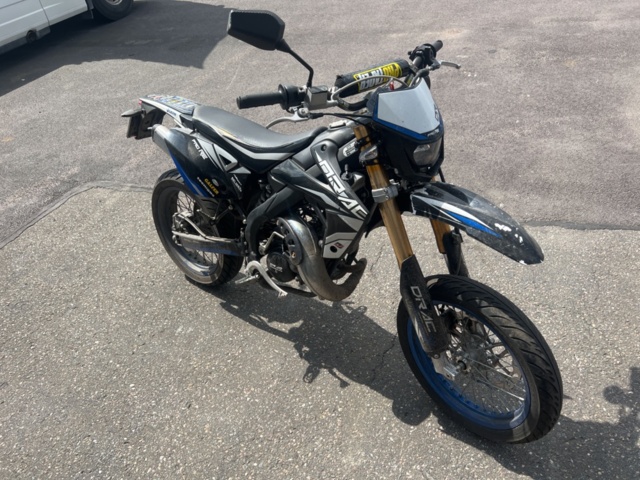1351299-3 Moped Rieju MRT 50 SM 0.05 Manuell, 3hk -2017 (Reparationsobjekt)