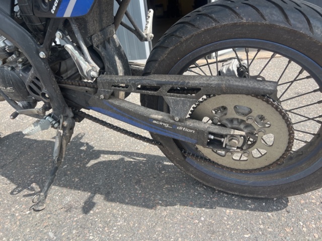 1351299-7 Moped Rieju MRT 50 SM 0.05 Manuell, 3hk -2017 (Reparationsobjekt)