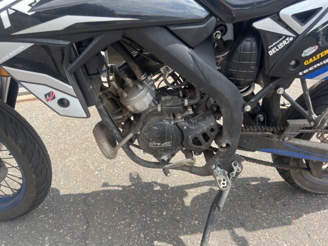 1351299-8 Moped Rieju MRT 50 SM 0.05 Manuell, 3hk -2017 (Reparationsobjekt)