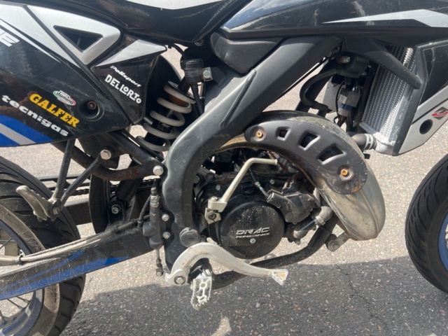 1351299-12 Moped Rieju MRT 50 SM 0.05 Manuell, 3hk -2017 (Reparationsobjekt)