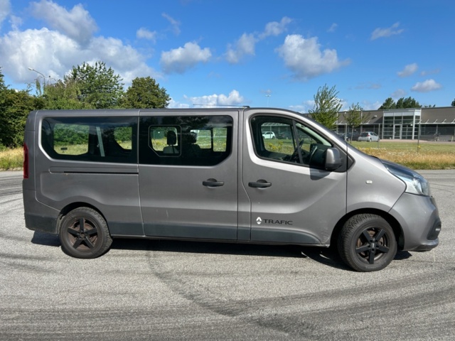 918851-4 Renault Trafic Kombi 2.7t 1.6 dCi Manuell, 125hk, 2016 (LGO456)