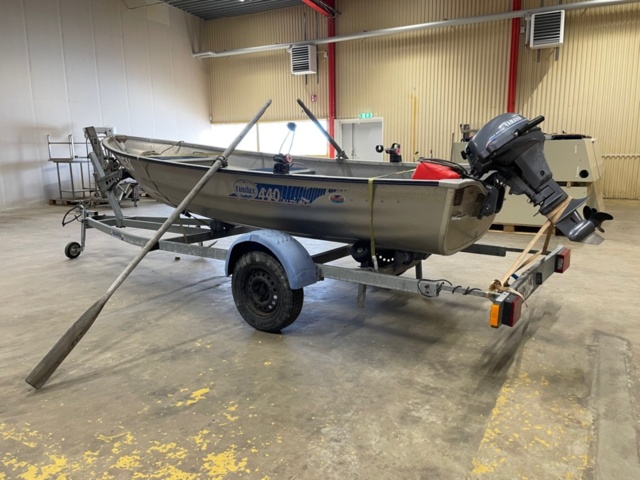 1396181-4 Motorbåt i aluminium med trailer - Linder 440 Fishing