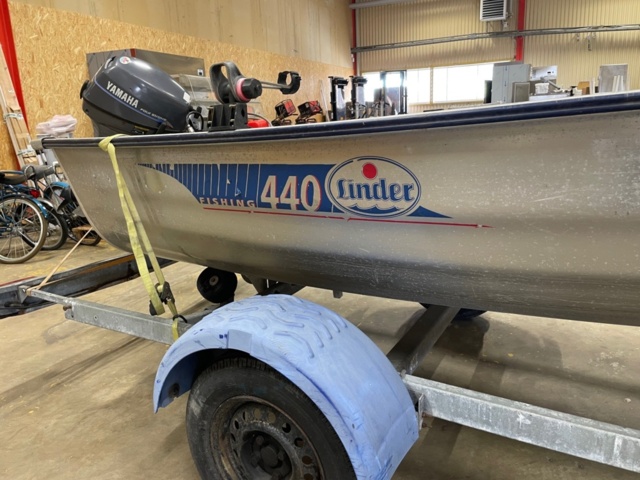 1396181-18 Motorbåt i aluminium med trailer - Linder 440 Fishing