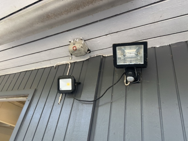 1395335-6 Samling med utomhusbelysning för demontering