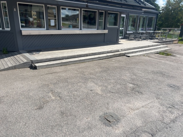 1395336-1 Altandäck i trätrall för demontering