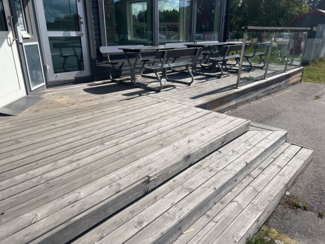 1395336-6 Altandäck i trätrall för demontering