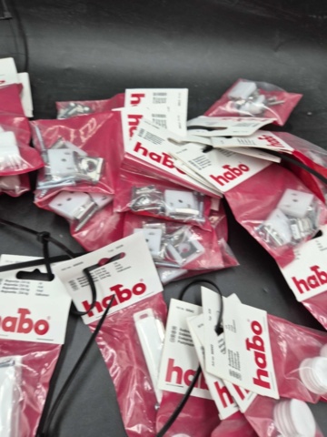 1394432-2 Möbeltillbehör och plastbeslag  – Habo, blandade modeller