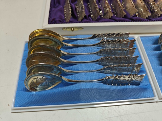 1130241-4 Stort parti silverskedar 48 delar