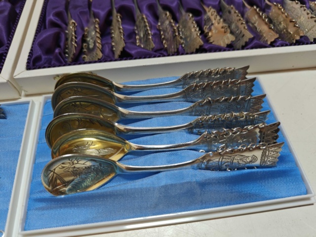 1130241-6 Stort parti silverskedar 48 delar