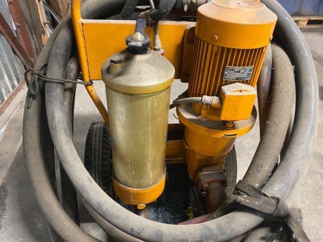 1398867-4 Oil/Fuel pump with filter