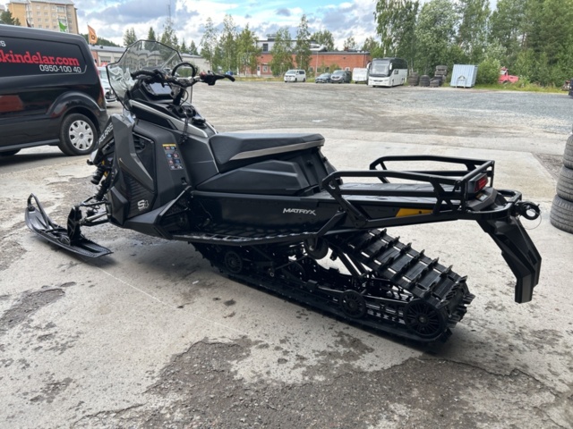 1377897-5 Snöskoter Polaris Nordic Pro S4 146 7S -2024 (979km)