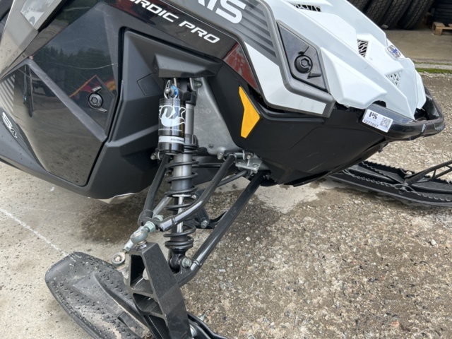 1377897-11 Snöskoter Polaris Nordic Pro S4 146 7S -2024 (979km)