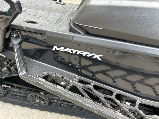 1377897-13 Snöskoter Polaris Nordic Pro S4 146 7S -2024 (979km)