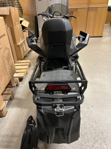 1377899-4 Snöskoter Polaris Nordic Pro S4 146 7S -2024 (387km)