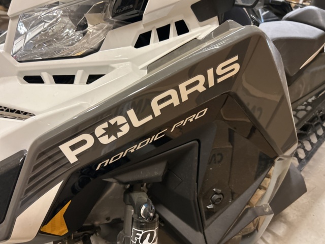 1377899-7 Snöskoter Polaris Nordic Pro S4 146 7S -2024 (387km)