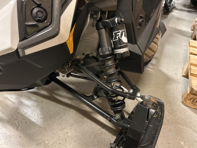 1377899-8 Snöskoter Polaris Nordic Pro S4 146 7S -2024 (387km)