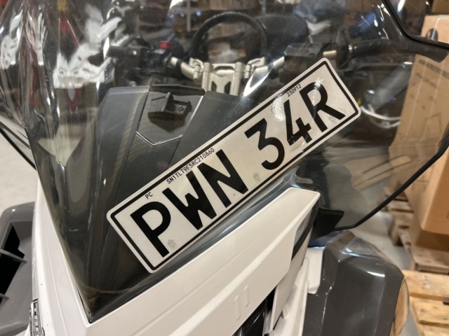 1377899-9 Snöskoter Polaris Nordic Pro S4 146 7S -2024 (387km)