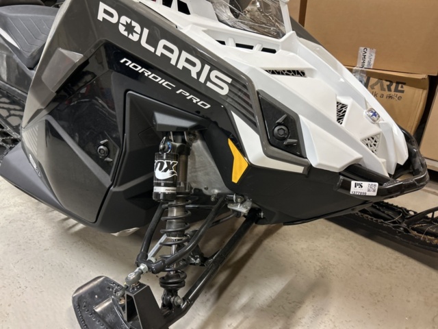 1377899-10 Snöskoter Polaris Nordic Pro S4 146 7S -2024 (387km)