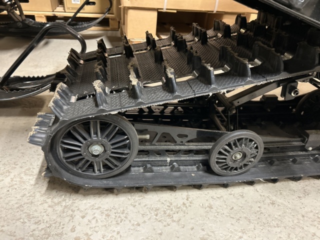 1377899-14 Snöskoter Polaris Nordic Pro S4 146 7S -2024 (387km)