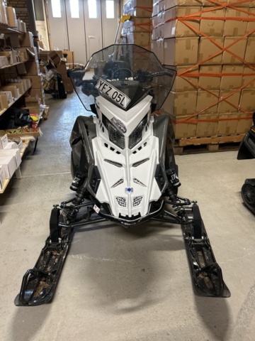 1377901-2 Snöskoter Polaris Nordic Pro S4 146 7S -2024 (1121km)