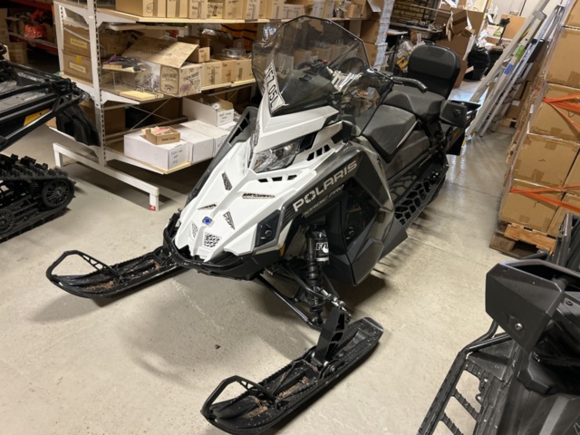 1377901-3 Snöskoter Polaris Nordic Pro S4 146 7S -2024 (1121km)