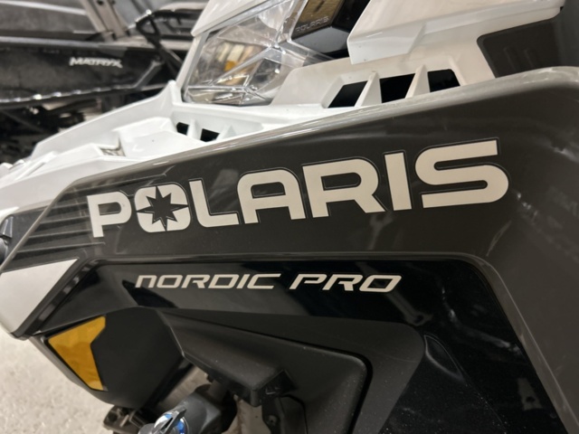 1377901-8 Snöskoter Polaris Nordic Pro S4 146 7S -2024 (1121km)