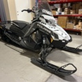 1377903-1 Snöskoter Polaris Nordic Pro S4 146 7S -2024 (733km)