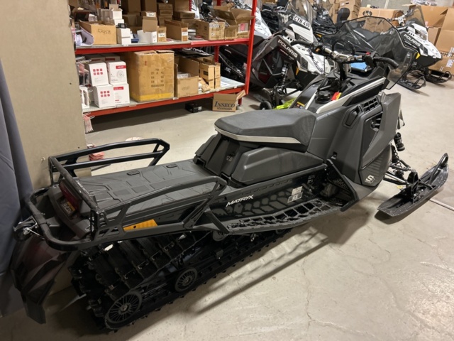 1377903-3 Snöskoter Polaris Nordic Pro S4 146 7S -2024 (733km)