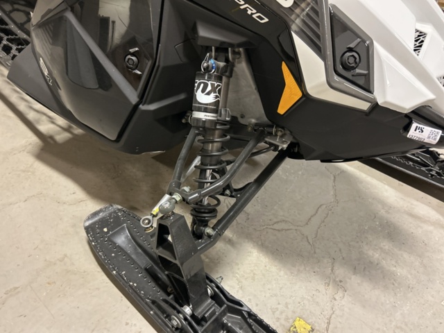 1377903-7 Snöskoter Polaris Nordic Pro S4 146 7S -2024 (733km)