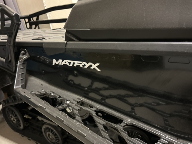 1377903-10 Snöskoter Polaris Nordic Pro S4 146 7S -2024 (733km)