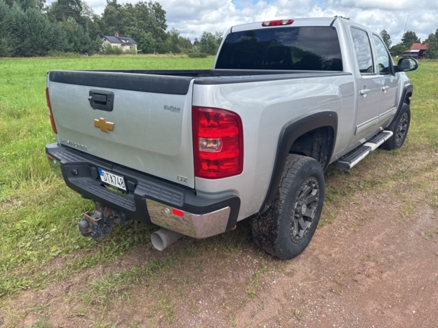 1321850-11 Chevrolet Silverado 2500 HD Crew Cab 6.6 V8 Duramax 4WD Automatisk, 402hk, 2012