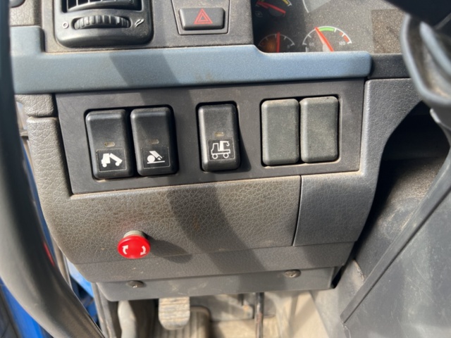 1338352-28 Lastbil Volvo FM9 4X2 Manuell, -2006