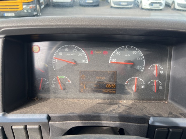 1338352-30 Lastbil Volvo FM9 4X2 Manuell, -2006