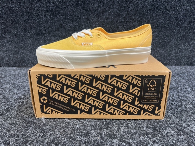 1399900-1 Skor Vans Authentic Resissue 44, Strl 39