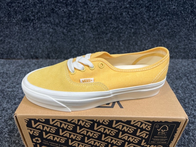 1399900-2 Skor Vans Authentic Resissue 44, Strl 39