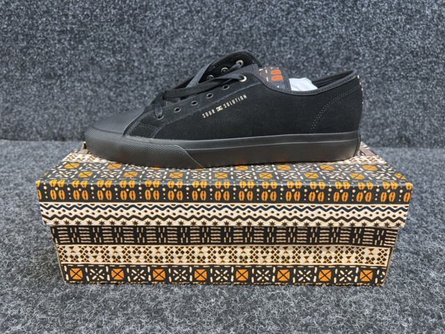 1399971-1 Skor Sour x DC, Strl 46,5