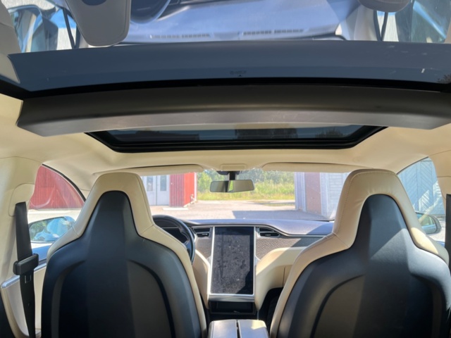 1400037-10 Tesla Model S 85, 378hk, 2013