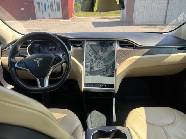 1400037-8 Tesla Model S 85, 378hk, 2013