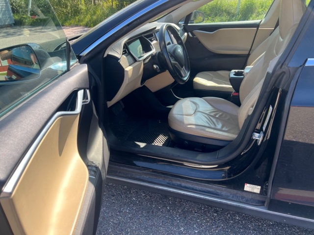 1400037-7 Tesla Model S 85, 378hk, 2013